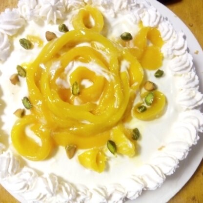 桃缶を代替えに、ピスタチオでお花畑のケーキを作りました。
とっても美味しかったです。
レシピ、有難うございます。